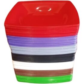 Lindo Kit com 30 Pratos Quadrado Plástico Colorido Resistentes 20cm Jantar Refeição Prato Festa