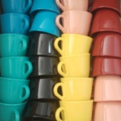 Lindo Kit com 50 xícaras diversas cores candy acrílico plástico 60ml - Imagem 2