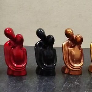 Estátua de Casal em Cerâmica – Amor que Decora