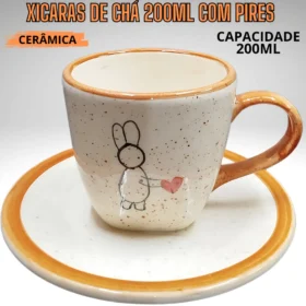 Xícara de Chá de 200ml com Pires em Cerâmica Coelho Páscoa Pintado a Mão